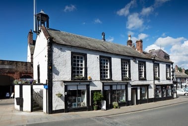 Two-story building dating from the 16th century.